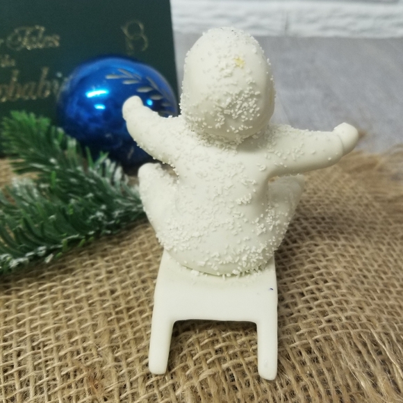 Snowbabies Sledding Figurine - Picture 6 of 7